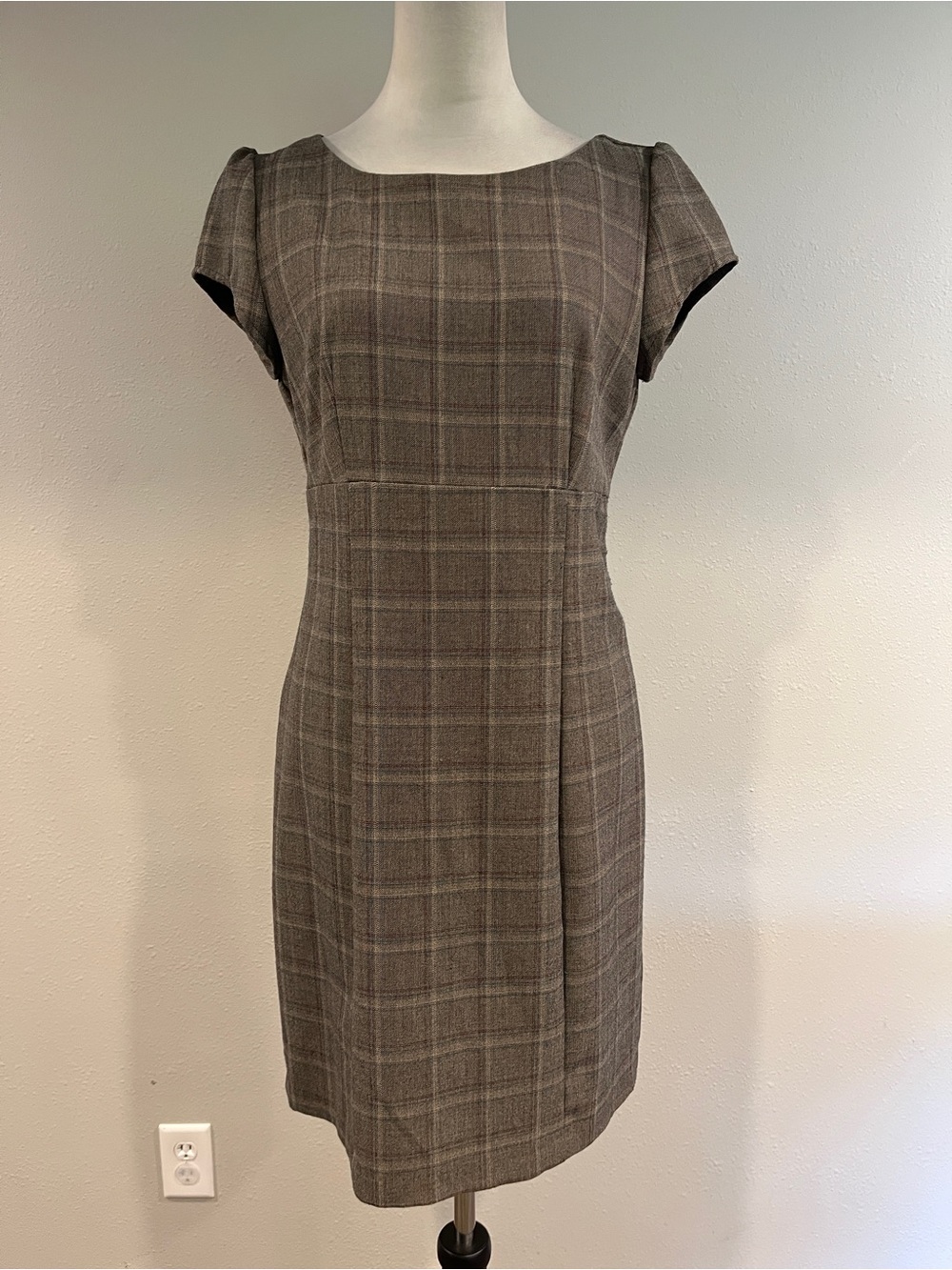 Maurices Classic Plaid Cap-Sleeve Sheath Dress size 7/8‎